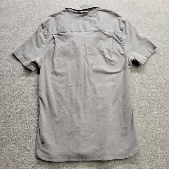 Lululemon Men’s Commission Oxford Button Up Shirt Gray Short Sleeve Medium - Picture 3 of 8
